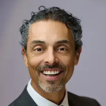 Dr Julian De Silva